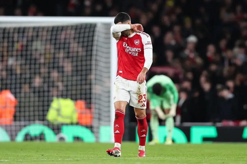 Tiền vệ Arsenal chuẩn bị lên bàn mổ, nguy cơ nghỉ hết mùa giải - Ảnh 1