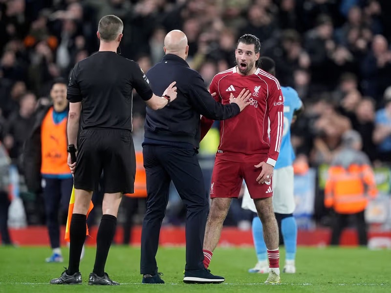 Szoboszlai bị treo giò bao nhiêu trận sau chiếc thẻ đỏ phải nhận trong trận gặp Man City? - Ảnh 1