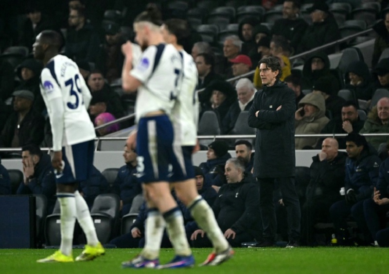 Tottenham sa thải HLV Thomas Frank - Ảnh 1