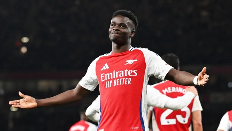 Saka gia hạn 5 năm, trở thành cầu thủ hưởng lương cao nhất Arsenal - Ảnh 1