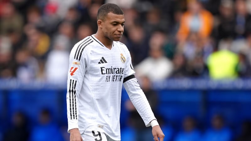 Mbappe thoát cảnh ‘dao kéo’, điều trị bằng phương pháp đặc biệt  - Ảnh 2