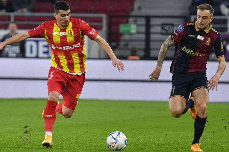 Soi kèo phạt góc Pogon Szczecin vs Korona Kielce, 01h00 ngày 17/03 - Ảnh 1