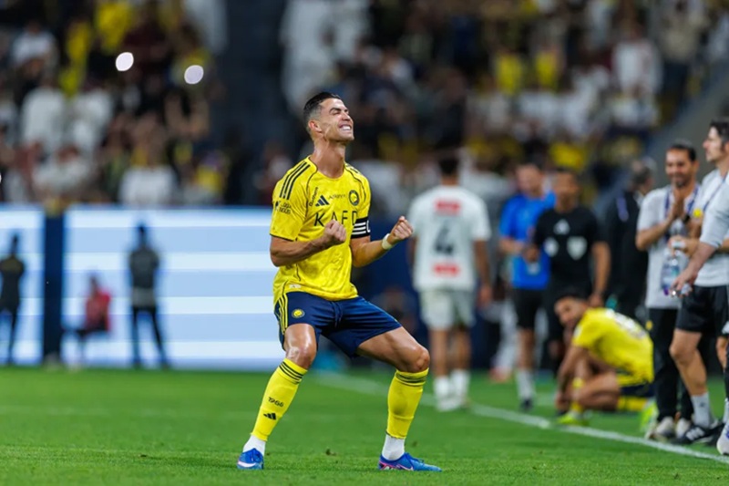 Ronaldo tái xuất ấn tượng với cú đúp bàn thắng - Ảnh 1