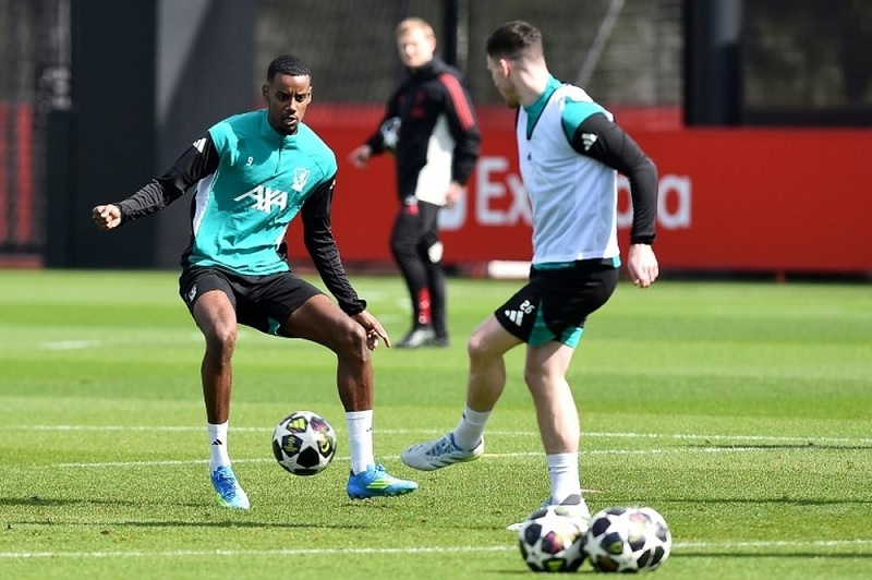 Liverpool điền tên Isak vào danh sách đấu PSG - Ảnh 1