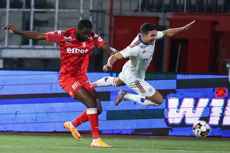 Nhận định, Soi kèo Otelul Galati vs UTA Arad, 21h30 ngày 17/4: 3 điểm xây ngôi đầu - Ảnh 1