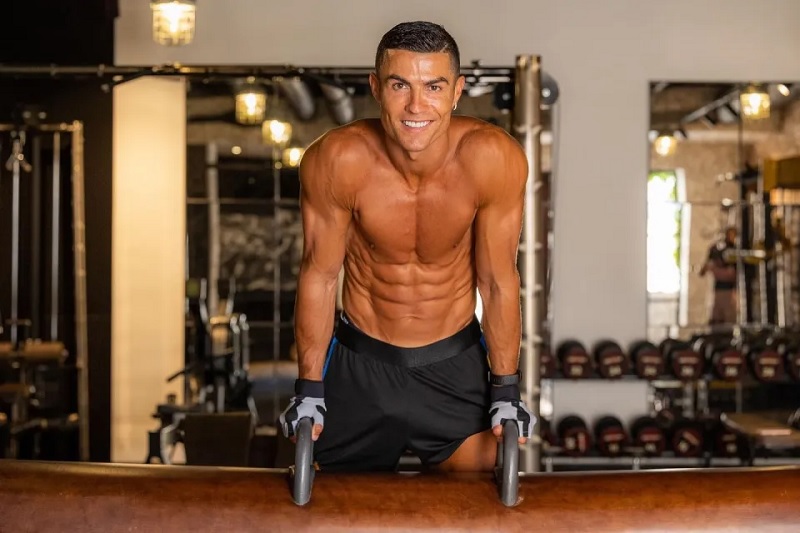 Hé lộ chế độ ăn uống giúp Ronaldo duy trì thể trạng phi thường ở tuổi 41 - Ảnh 2