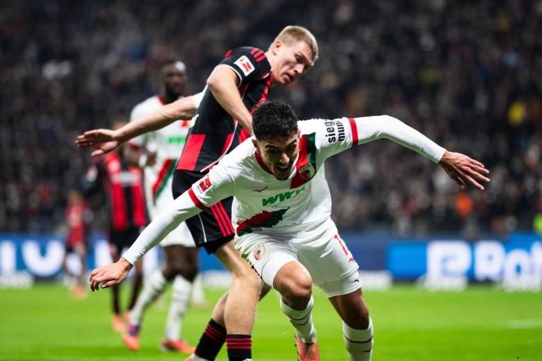 Nhận định, Soi kèo Augsburg vs Frankfurt, 20h30 ngày 25/4: Kịch tính đến cùng - Ảnh 1