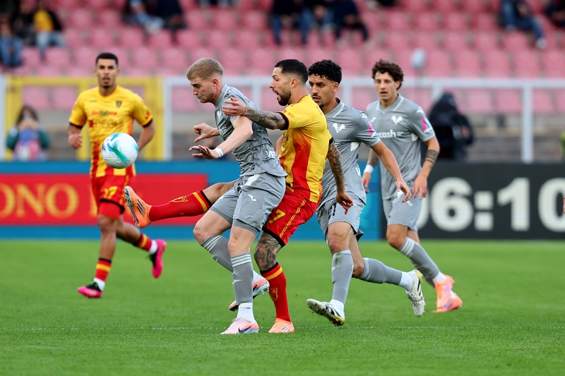 Nhận định, Soi kèo Verona vs Lecce 1h45 ngày 26/4: ‘Chung kết ngược’ - Ảnh 1