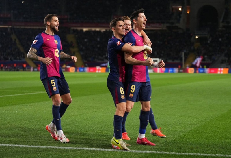 Lewandowski chuẩn bị chia tay Barcelona - Ảnh 1