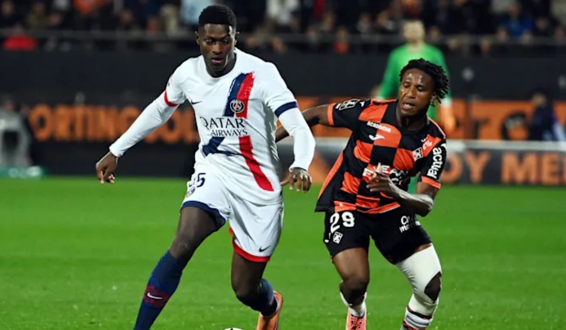 Soi kèo phạt góc PSG vs Lorient, 22h00 ngày 02/05 - Ảnh 1