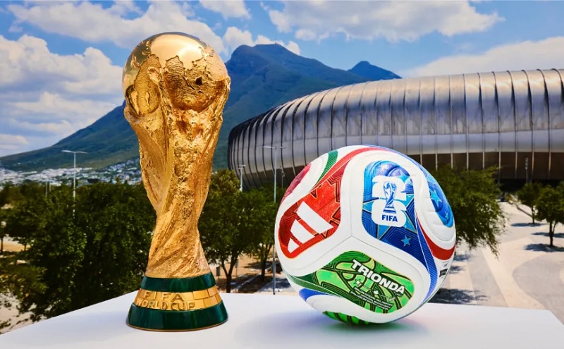 FIFA hứng 'bão' chỉ trích vì quả bóng World Cup giá 130 bảng - Ảnh 1