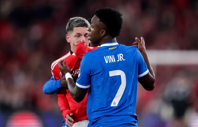 Cầu thủ phân biệt chủng tộc với Vinicius bị treo giò ở World Cup 2026 - Ảnh 1