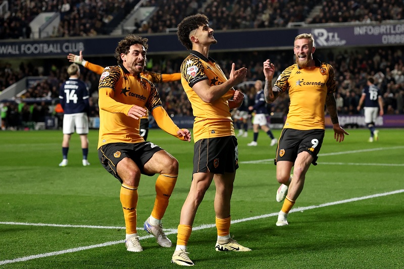 Xác định đội đầu tiên vào chung kết play-off thăng hạng Premier League - Ảnh 1