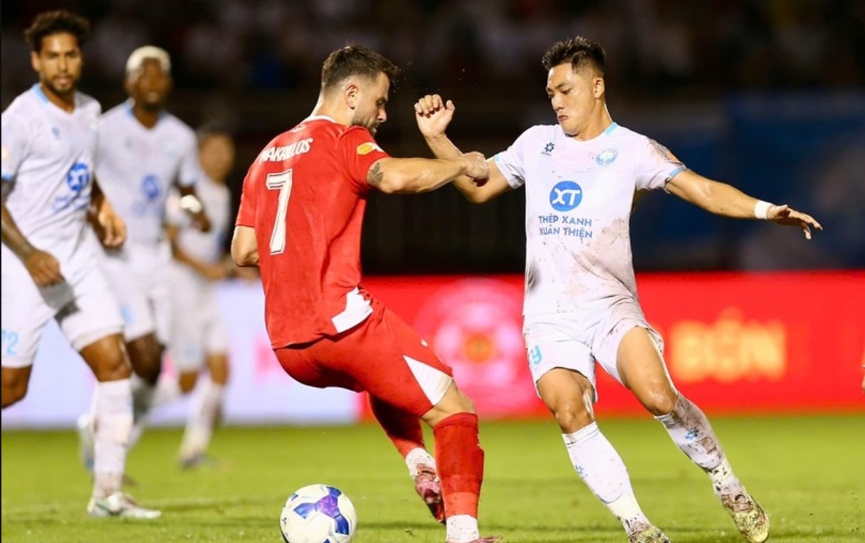 Soi kèo phạt góc Nam Định vs CA TP.HCM, 18h00 ngày 11/6 - Ảnh 1