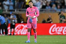 CĐV Man City phẫn nộ, đòi bán Ederson ngay tức thì