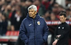 HLV Lucescu chia tay ĐT Romania
