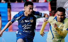 Nhận định, Soi kèo Persib Bandung vs PSIM Yogyakarta 15h30 ngày 4/5: Tiếp tục dẫn đầu