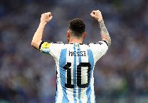Cụ bà 90 tuổi thoát chết nhờ Lionel Messi