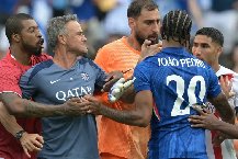 HLV Enrique mất kiểm soát, vung tay tát thẳng mặt Joao Pedro
