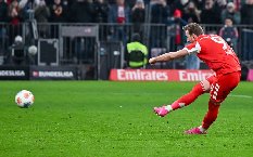 Harry Kane cán mốc 50 bàn trong năm 2025