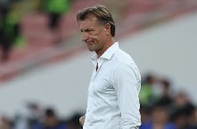 Saudi Arabia bất ngờ sa thải HLV trước thềm World Cup