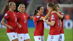 Soi kèo phạt góc Nữ Anh vs Nữ Italia, 2h ngày 23/07