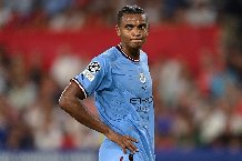 Hàng thủ cần thêm thép, Real Madrid nhắm đến sao Man City