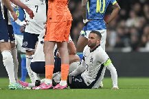Kyle Walker chấn thương, Man City 'đứng ngồi không yên'