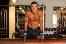 Hé lộ chế độ ăn uống giúp Ronaldo duy trì thể trạng phi thường ở tuổi 41