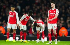 Arsenal bị sương mù 'bẻ lịch': Bỏ chuyến bay, hành xác đến Leeds United